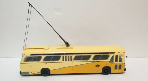 Fishbowl Trolleybus RTA (2)